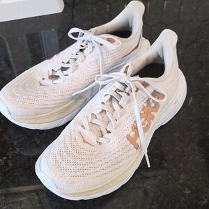 Hoka Mach 5 Cream and Whitr Sneakers Womens Size 8